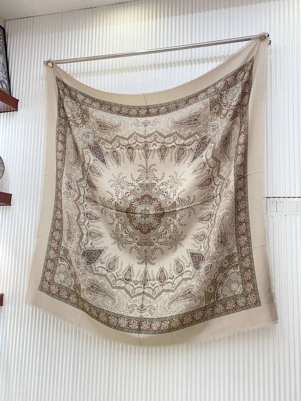 Loro Piana Scarf LPC00062 Loro Piana Scarf LPC00062